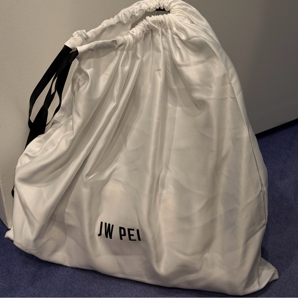 NWT. JW PEI Yara shoulder bag - Picture 14 of 14